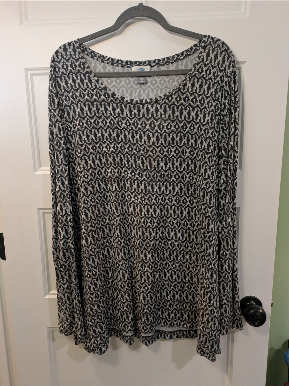 Old Navy Black and Gray Geometric Knit Tunic
